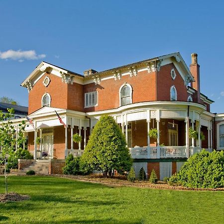 The Carriage House Inn B&B Lynchburg Bagian luar foto