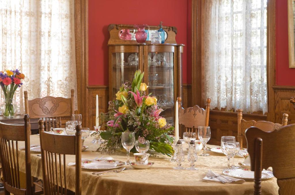 The Carriage House Inn B&B Lynchburg Bagian luar foto