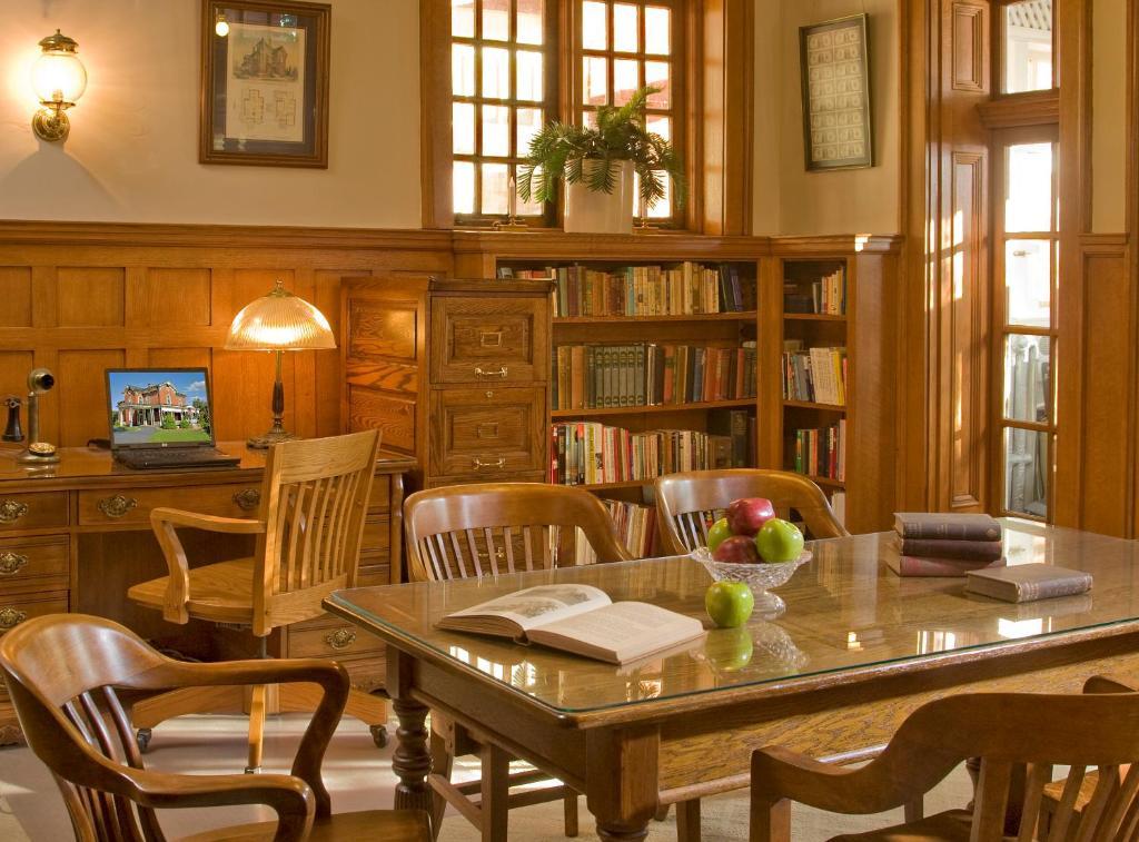 The Carriage House Inn B&B Lynchburg Bagian luar foto