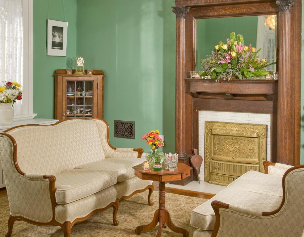 The Carriage House Inn B&B Lynchburg Bagian luar foto