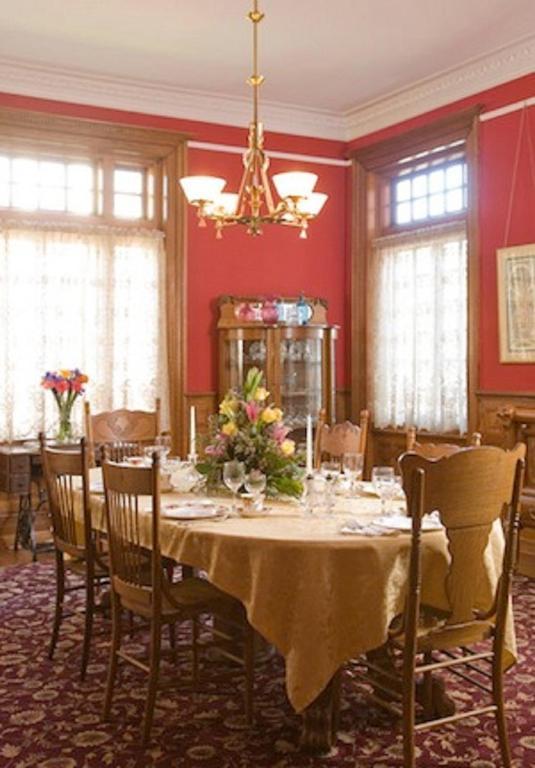 The Carriage House Inn B&B Lynchburg Bagian luar foto