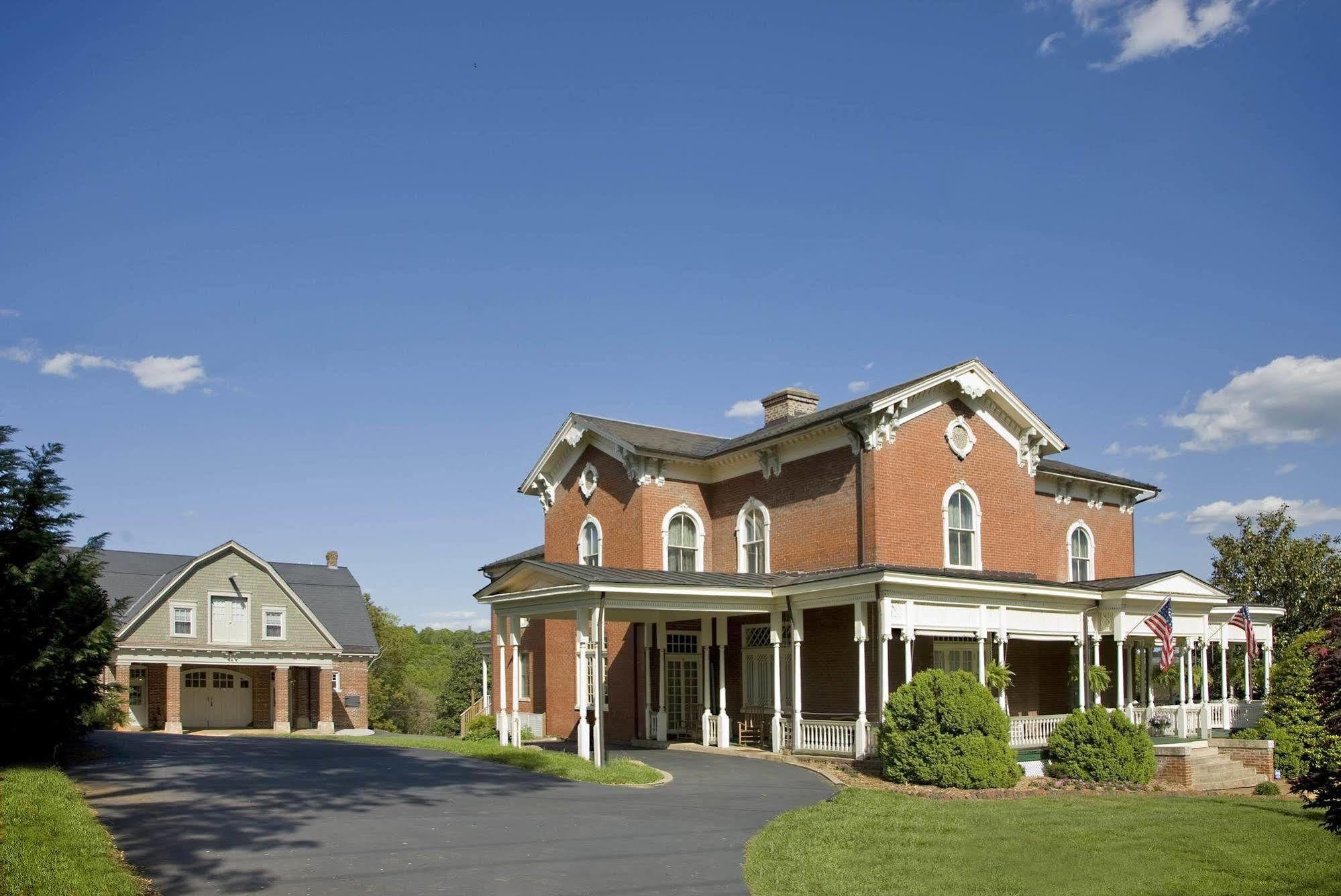 The Carriage House Inn B&B Lynchburg Bagian luar foto